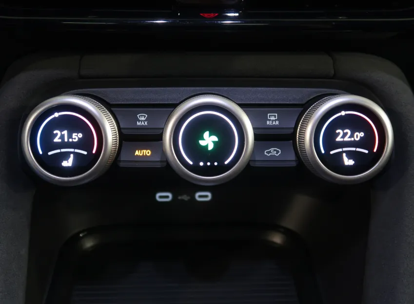 Škoda Kodiaq RS 2.0TSI 195KW 4x4 DSG WEBASTO TAŽNÉ CANTON HUD P