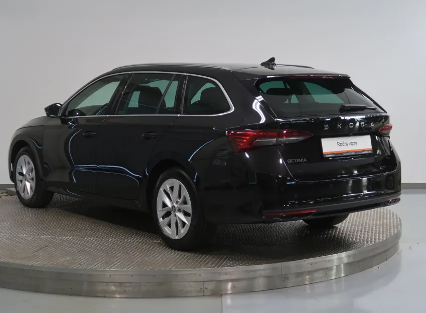 Škoda Octavia TOP SELECTION 1.5TSI M-HEV 110KW DSG