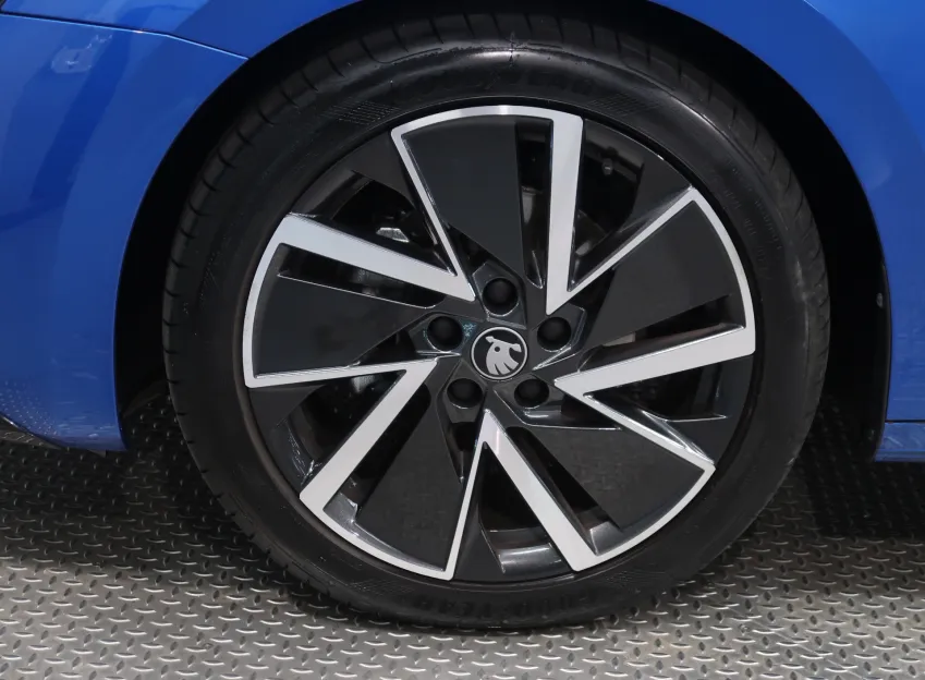 Škoda Octavia SPORTLINE 2.0TDI 110KW DSG TAŽNÉ PANORAMA