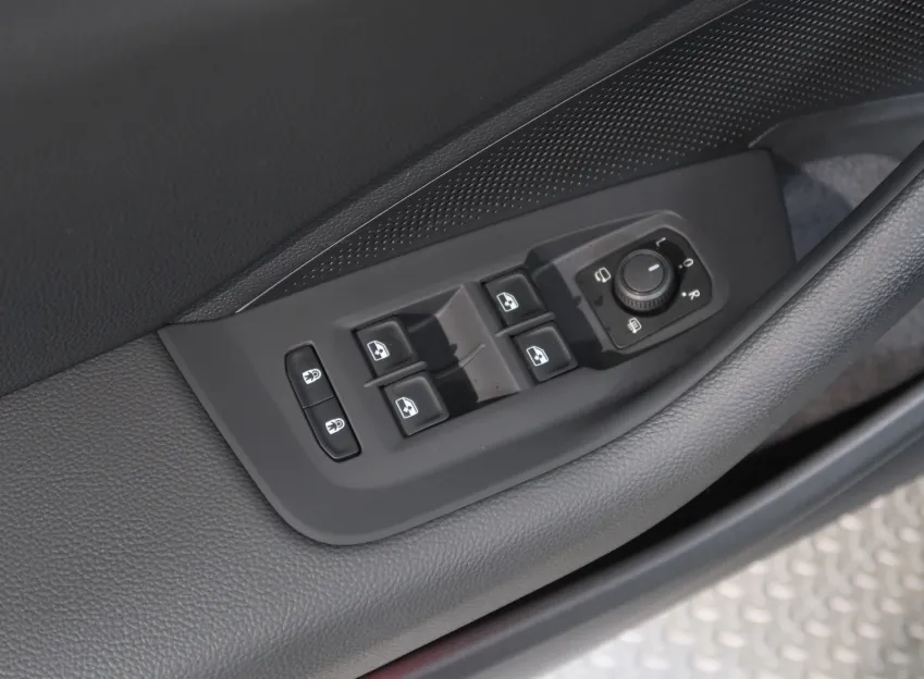 Škoda Superb iV SPORTLINE 1.5TSI 150KW NAVI MASÁŽE CANTON