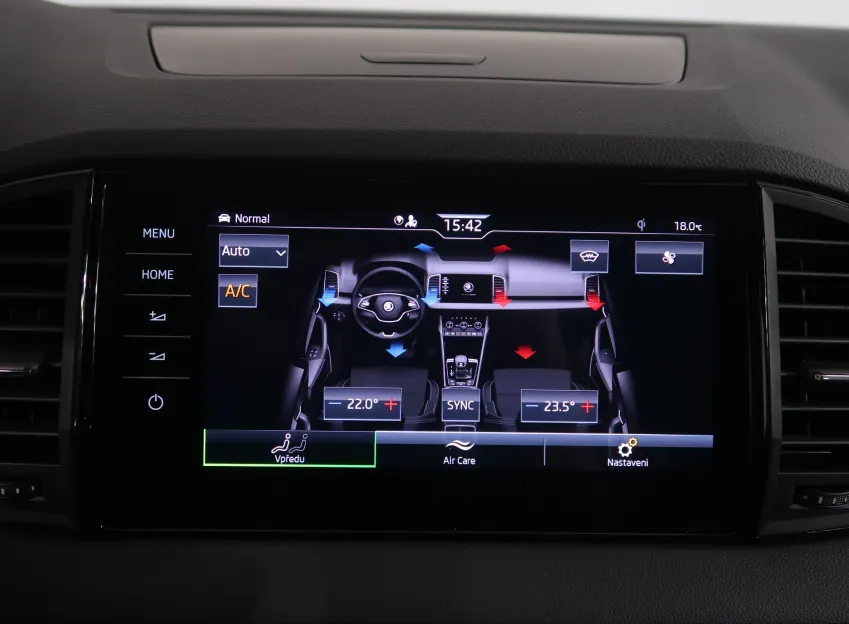 Škoda Karoq SPORTLINE 2.0TDI 110KW 4x4 DSG TAŽNÉ NAVI
