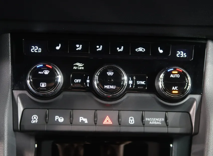 Škoda Karoq SPORTLINE 2.0TDI 110KW 4x4 DSG TAŽNÉ NAVI