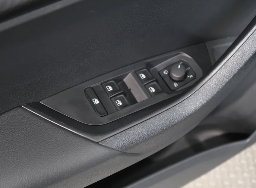 Škoda Karoq SPORTLINE 2.0TDI 110KW 4x4 DSG TAŽNÉ NAVI