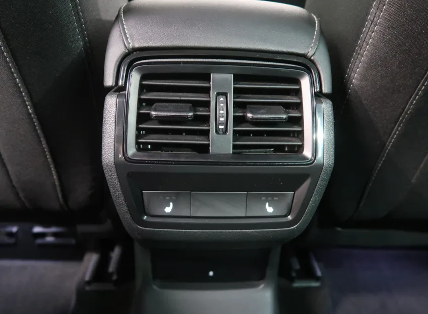Škoda Karoq SPORTLINE 2.0TDI 110KW 4x4 DSG TAŽNÉ NAVI