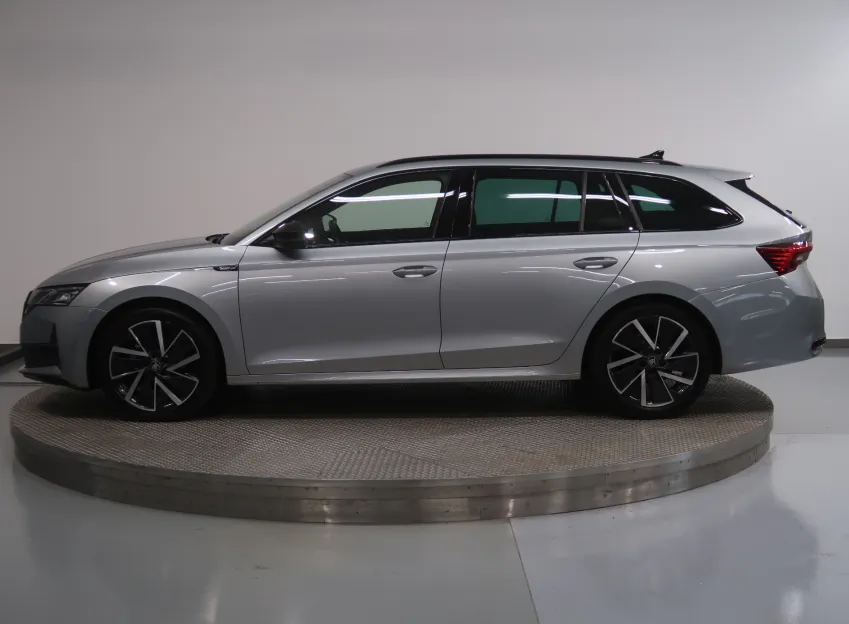 Škoda Octavia SPORTLINE 2.0TDI 110KW DSG TAŽNÉ NAVI