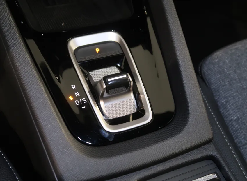 Škoda Octavia SPORTLINE 2.0TDI 110KW DSG TAŽNÉ NAVI
