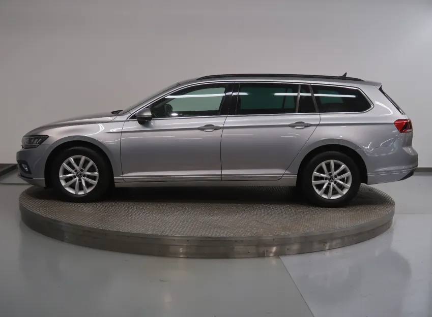 Volkswagen Passat BUSINESS PREMIUM 2.0TDI 90KW TAŽNÉ NAVI