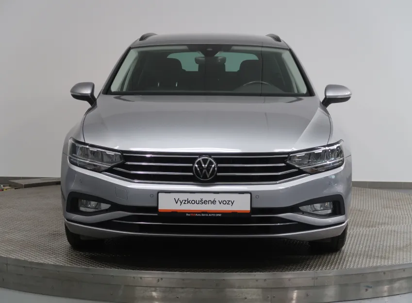 Volkswagen Passat BUSINESS PREMIUM 2.0TDI 90KW TAŽNÉ NAVI