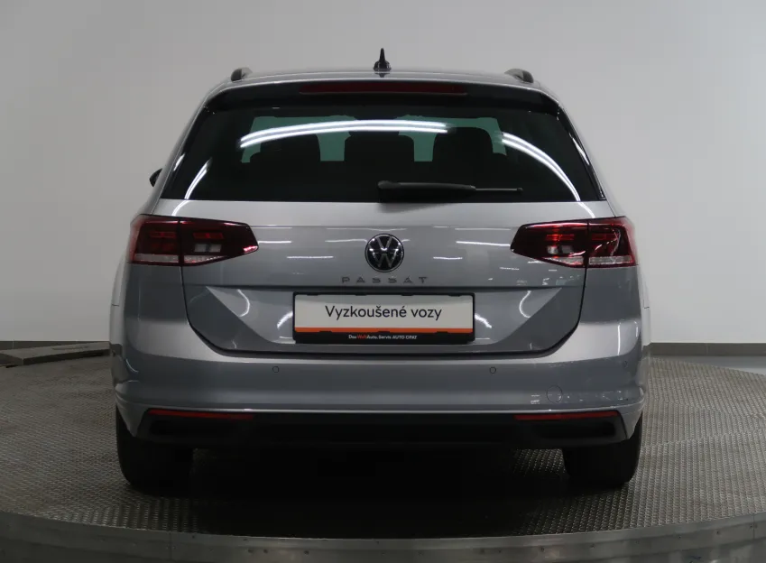 Volkswagen Passat BUSINESS PREMIUM 2.0TDI 90KW TAŽNÉ NAVI