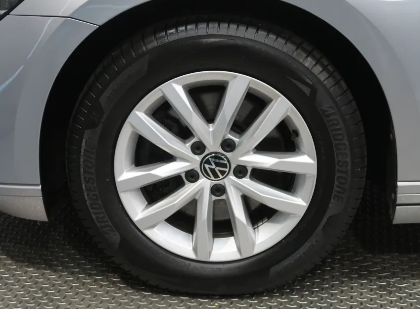 Volkswagen Passat BUSINESS PREMIUM 2.0TDI 90KW TAŽNÉ NAVI