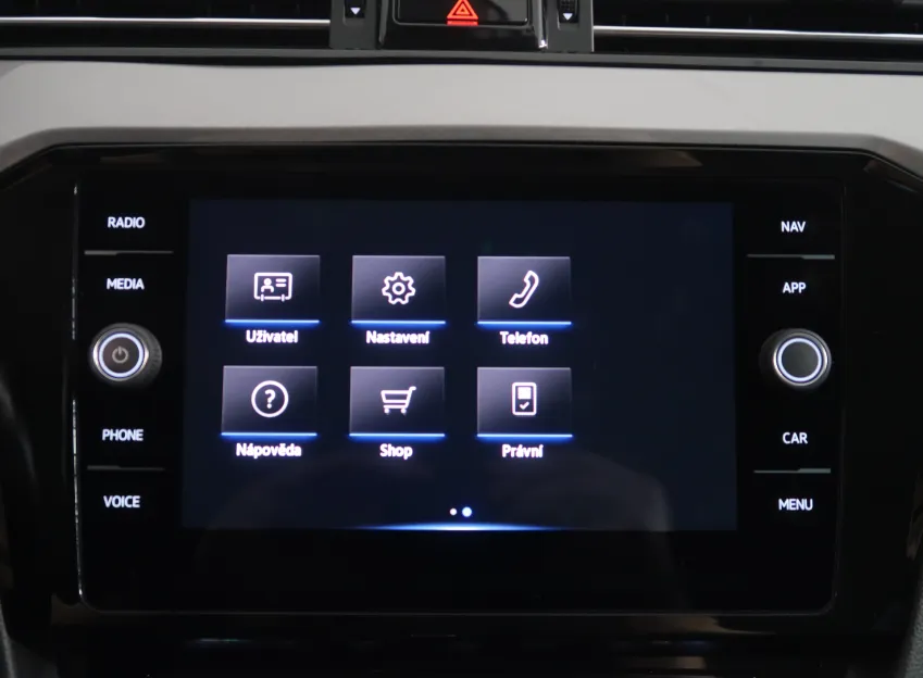 Volkswagen Passat BUSINESS PREMIUM 2.0TDI 90KW TAŽNÉ NAVI