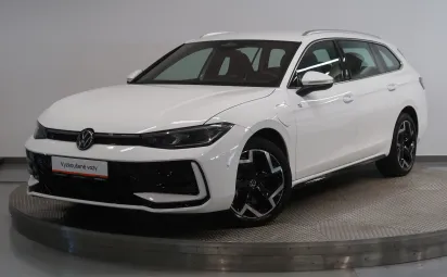 Volkswagen Passat R-LINE 1.5TSI 200KW eHYBRID WEBASTO TAŽNÉ